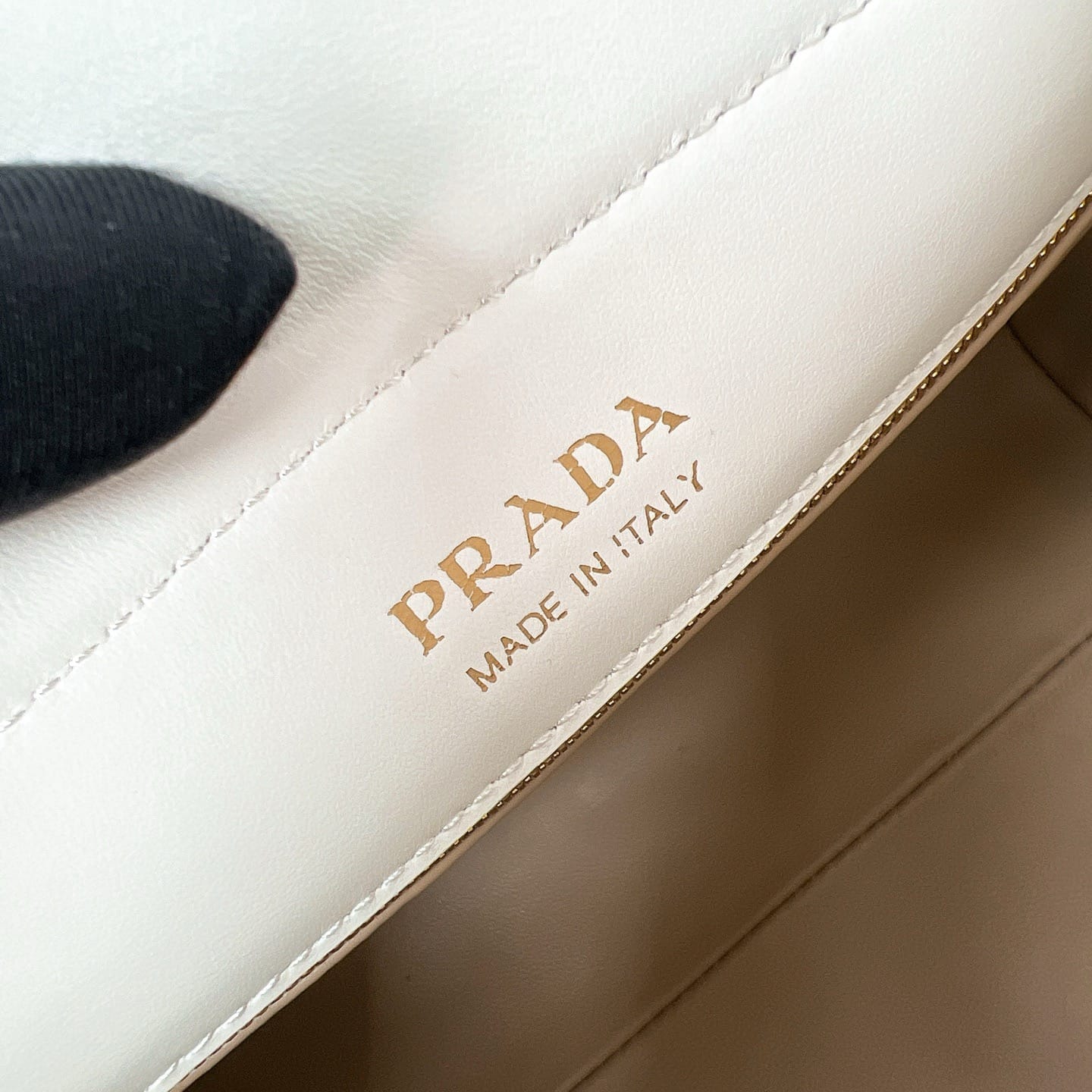 Enchaine Prada 1BC263.3