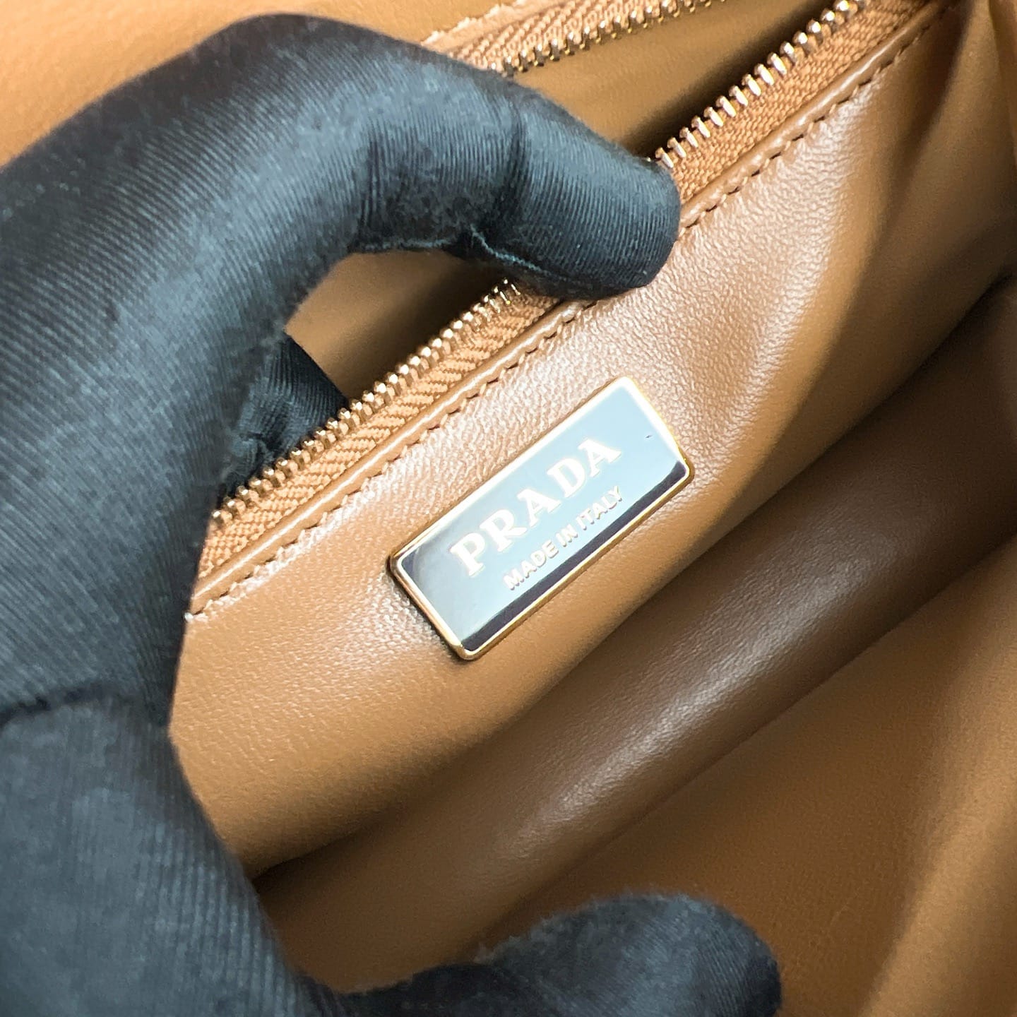 Soft Sound Prada 1BN023.2