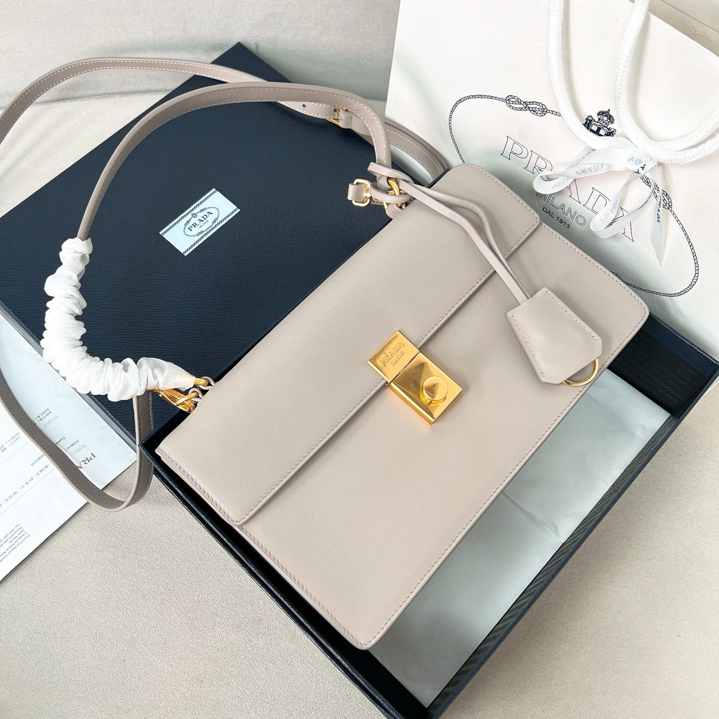 Soft Sound Prada 1BN023.5