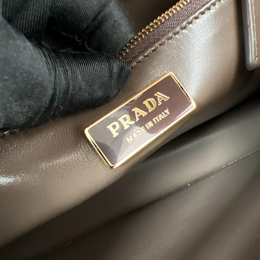 Soft Sound Prada 1BN023.9