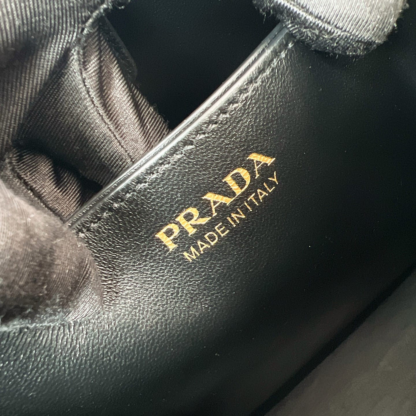 Soft Grain Prada 1BE080.1