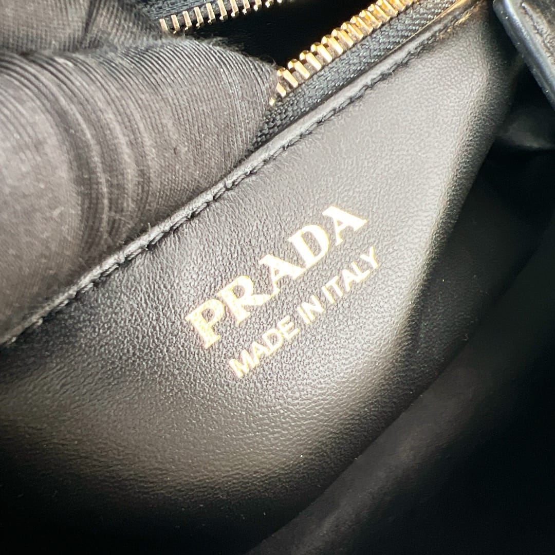Soft Grain Prada 1BB127.2