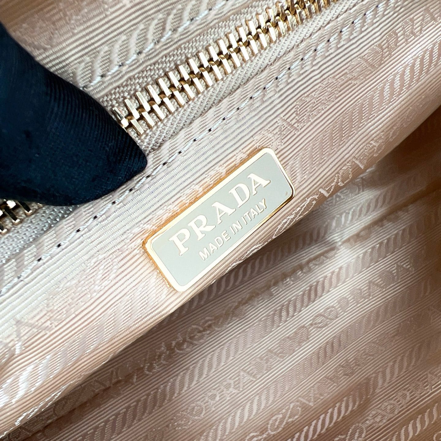 Soft Grain Prada 1BB127.4