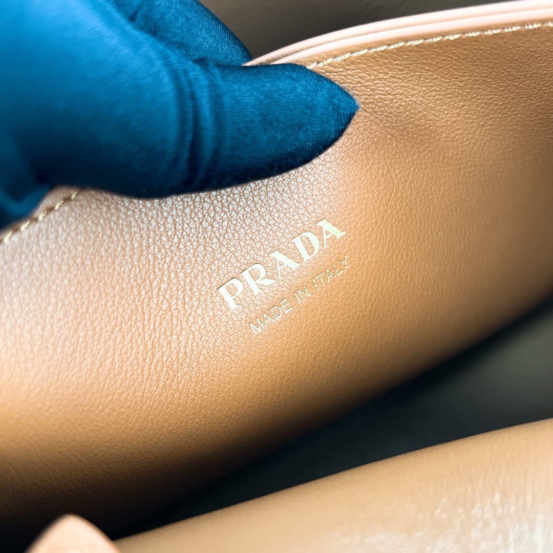 Buckle Prada 1BA418.6