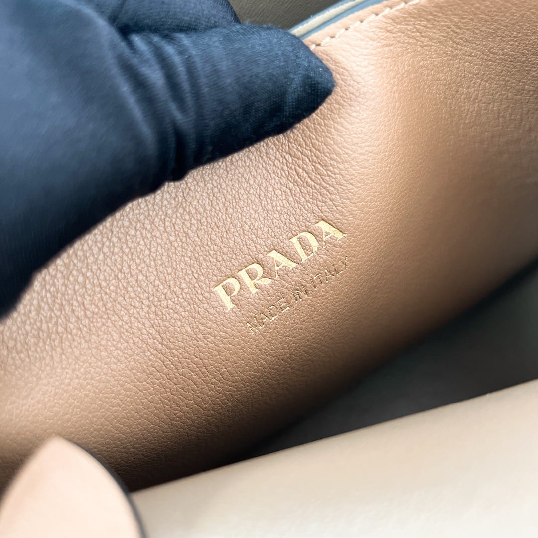 Buckle Prada 1BA418.7