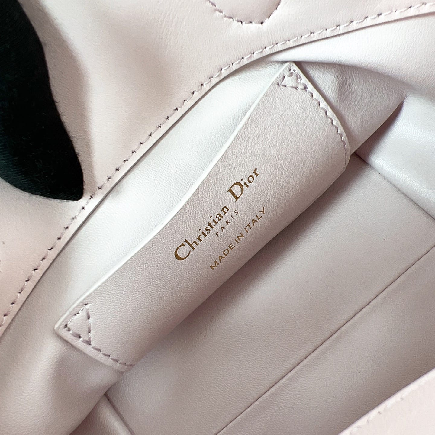 Toujours Dior 2023.2