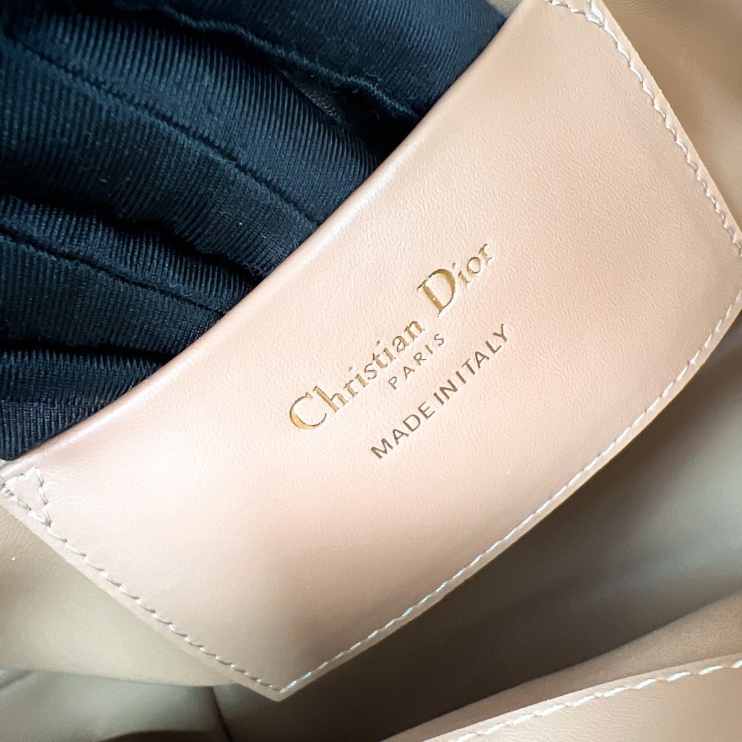 Toujours Dior 2024.7