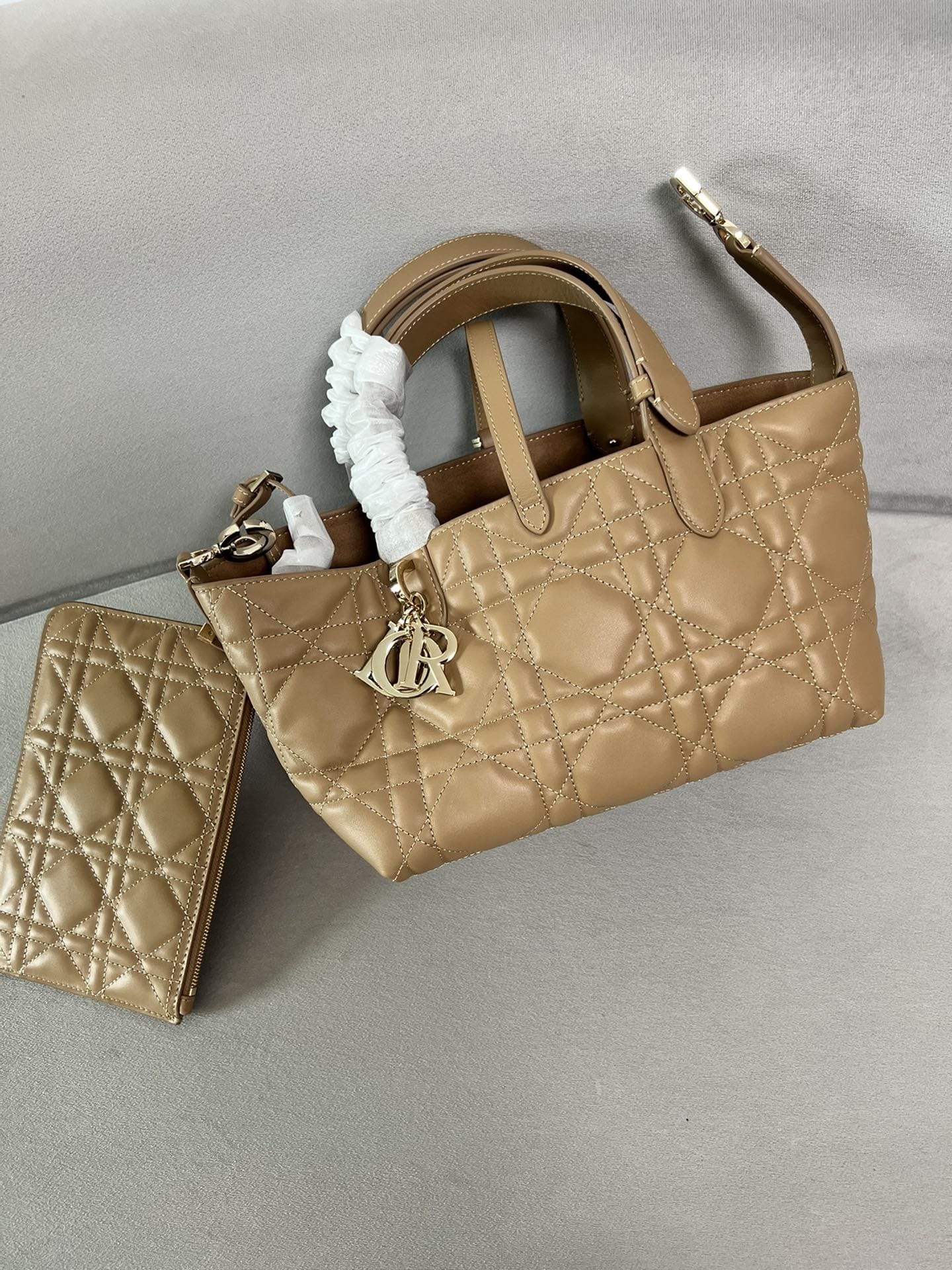 Toujours Dior M2822.3