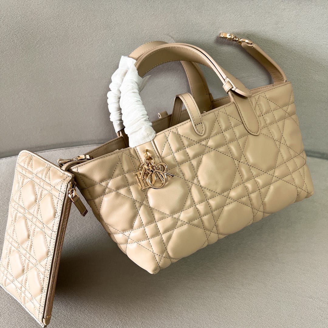 Toujours Dior M2822.4