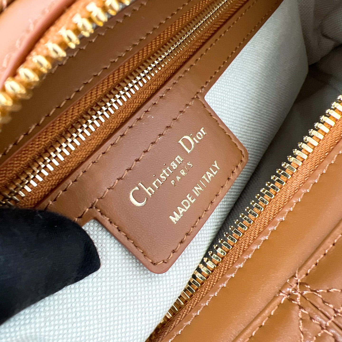 Journey Dior M2417.2