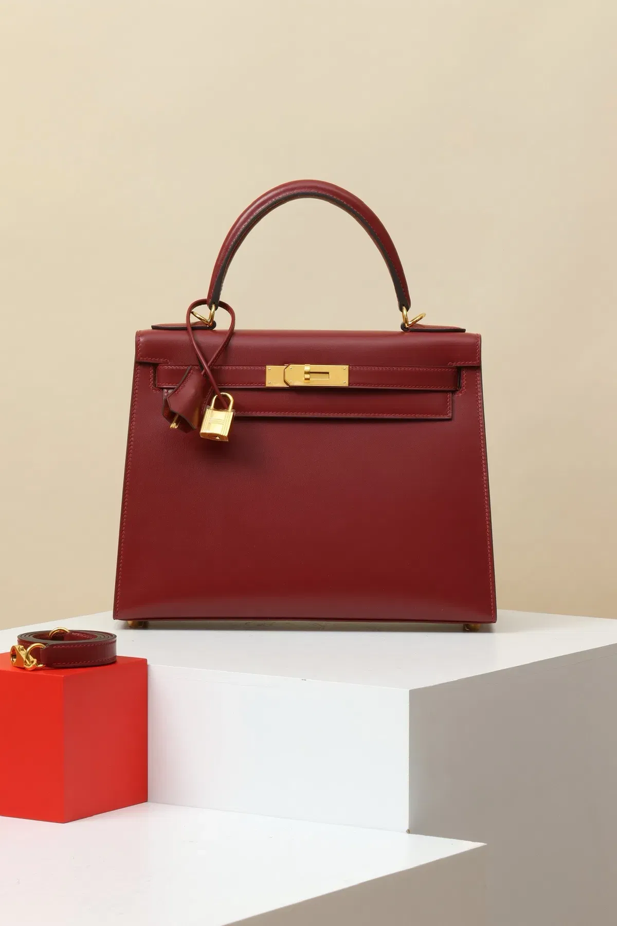 Kelly 28 Hermes Box 55 Gold