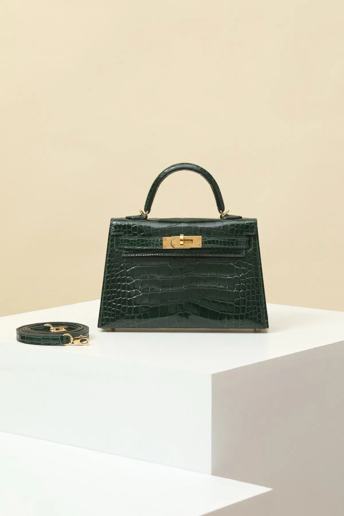 Kelly 19 Hermes Croco 67 gold