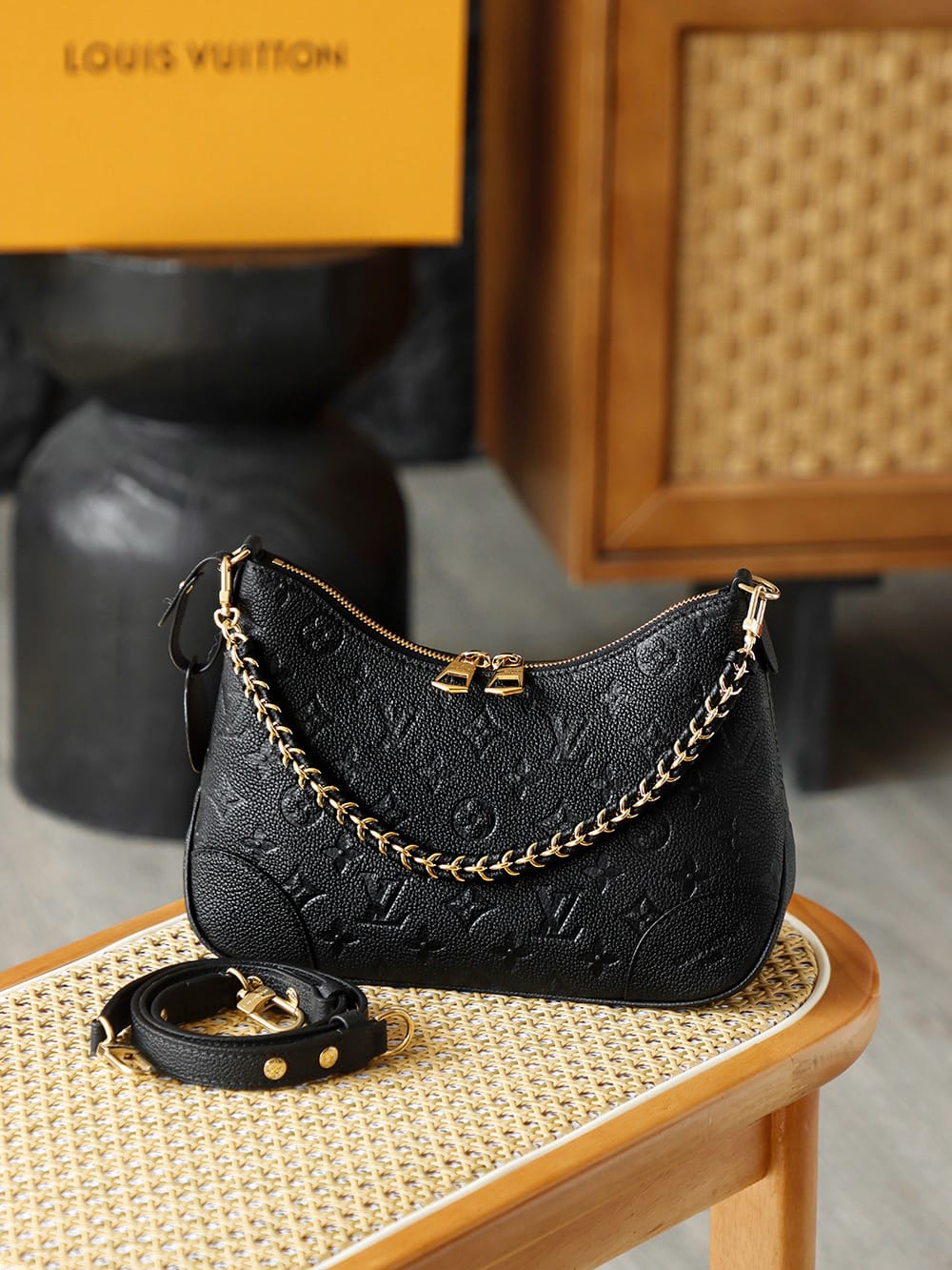 Boulogne Louis Vuitton M12930