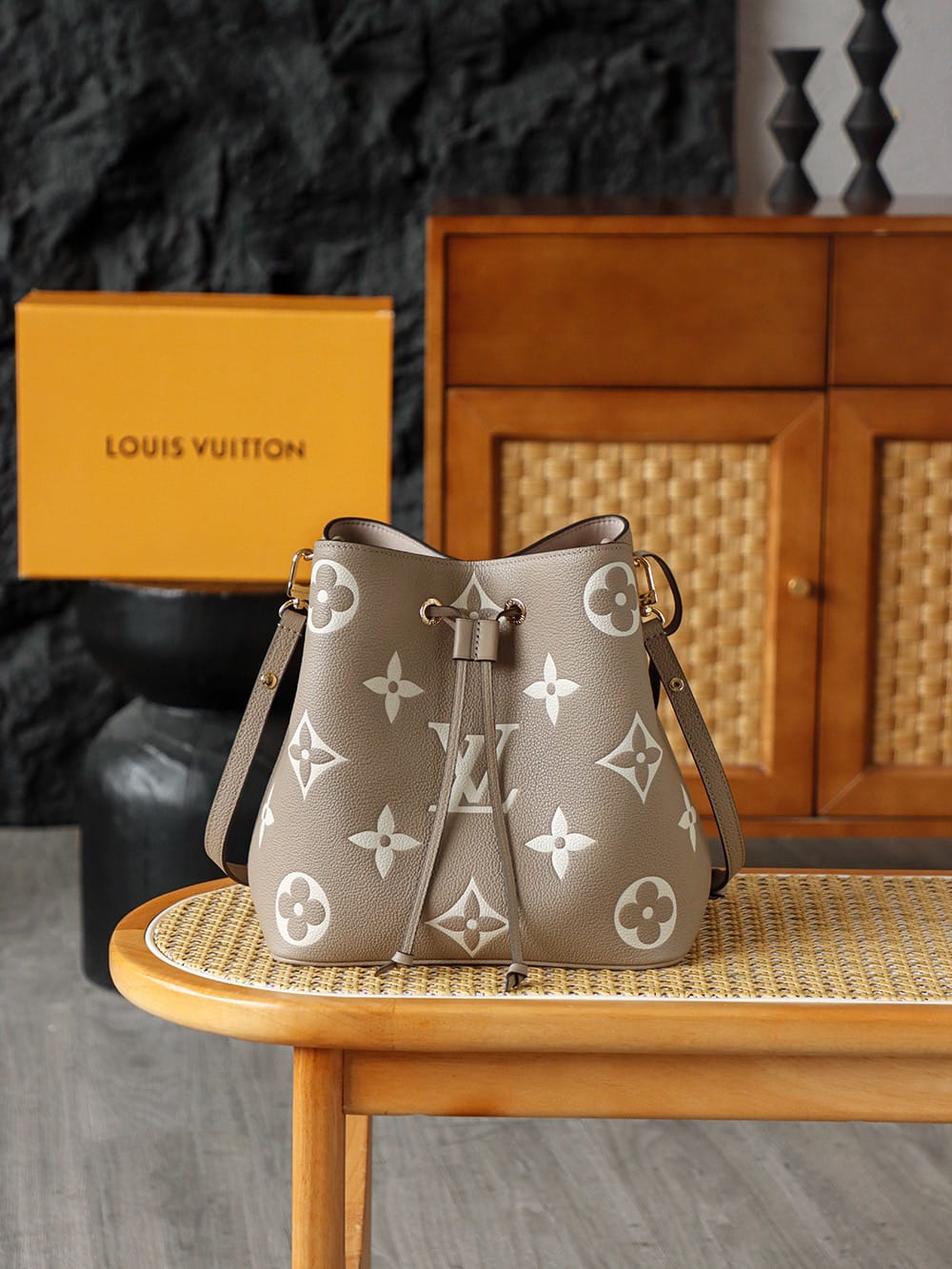NeoNoe Louis Vuitton M45555