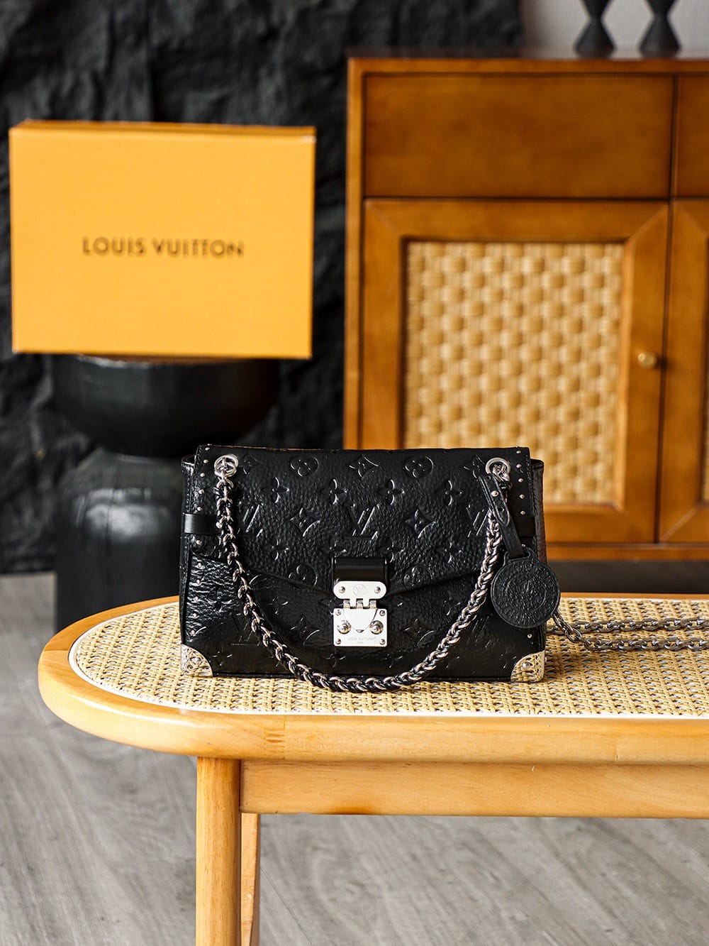 Trunke Louis Vuitton M28137
