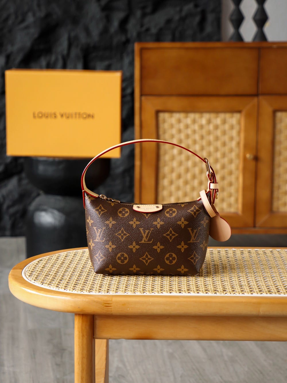 Pochette Hills Louis Vuitton M27509