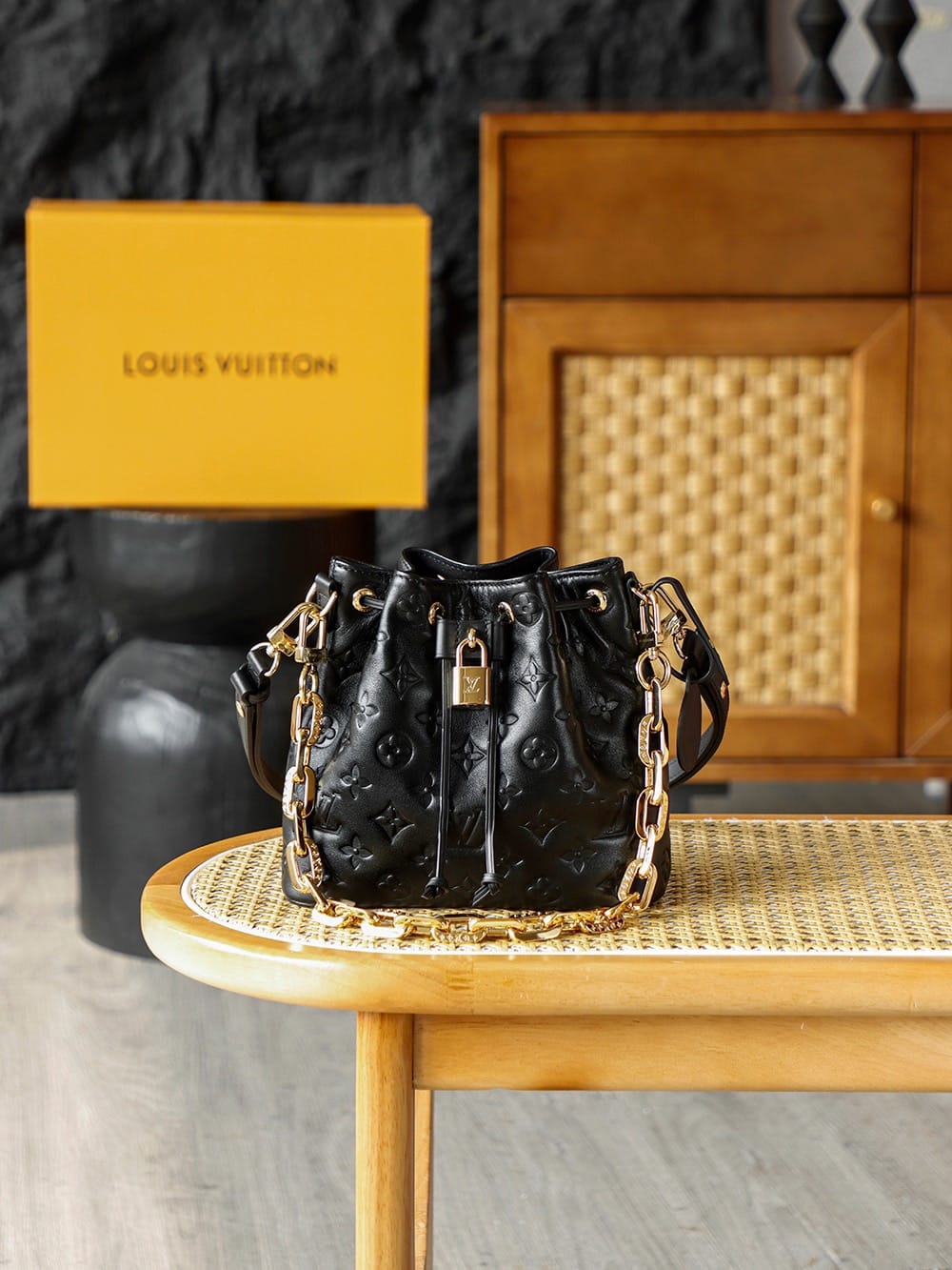 Coussin Bucket Louis Vuitton M26216