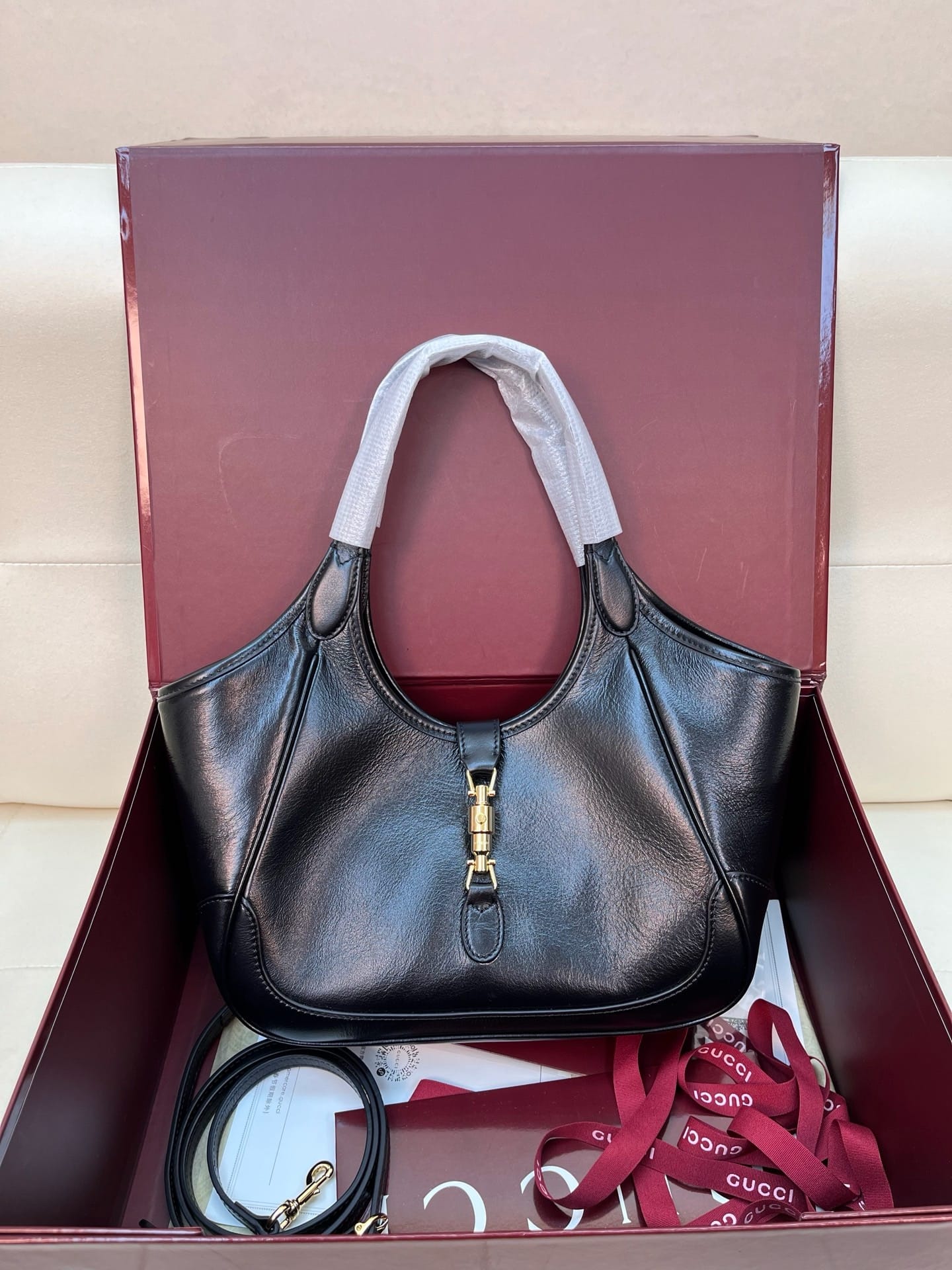 Mercato Gucci 866646.1