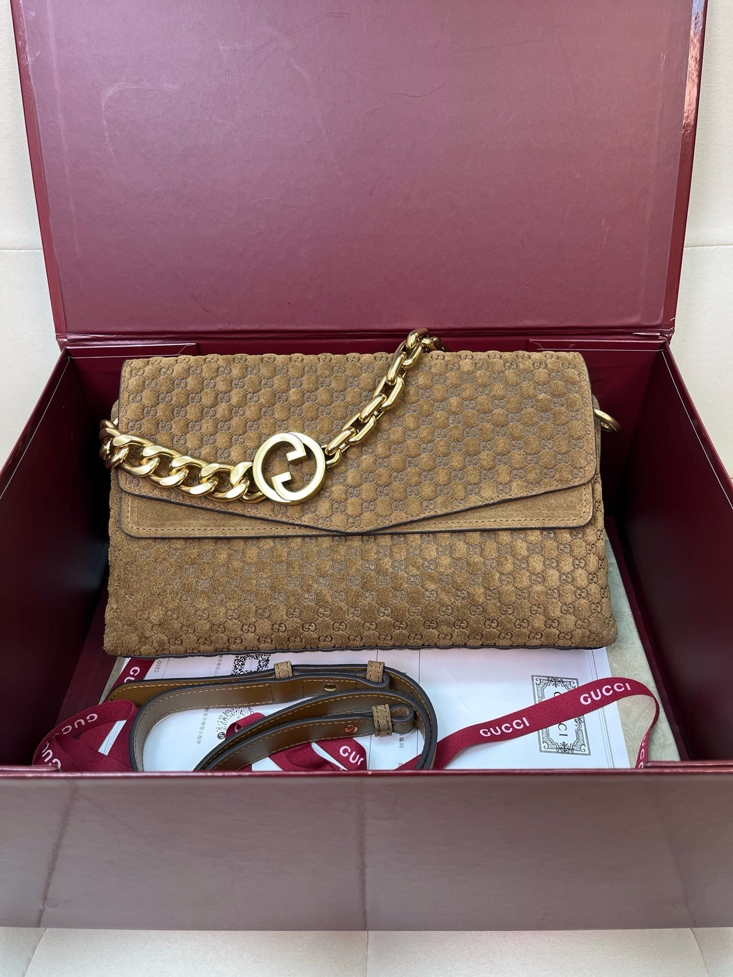 Medium Shoulder Bag Gucci 857622