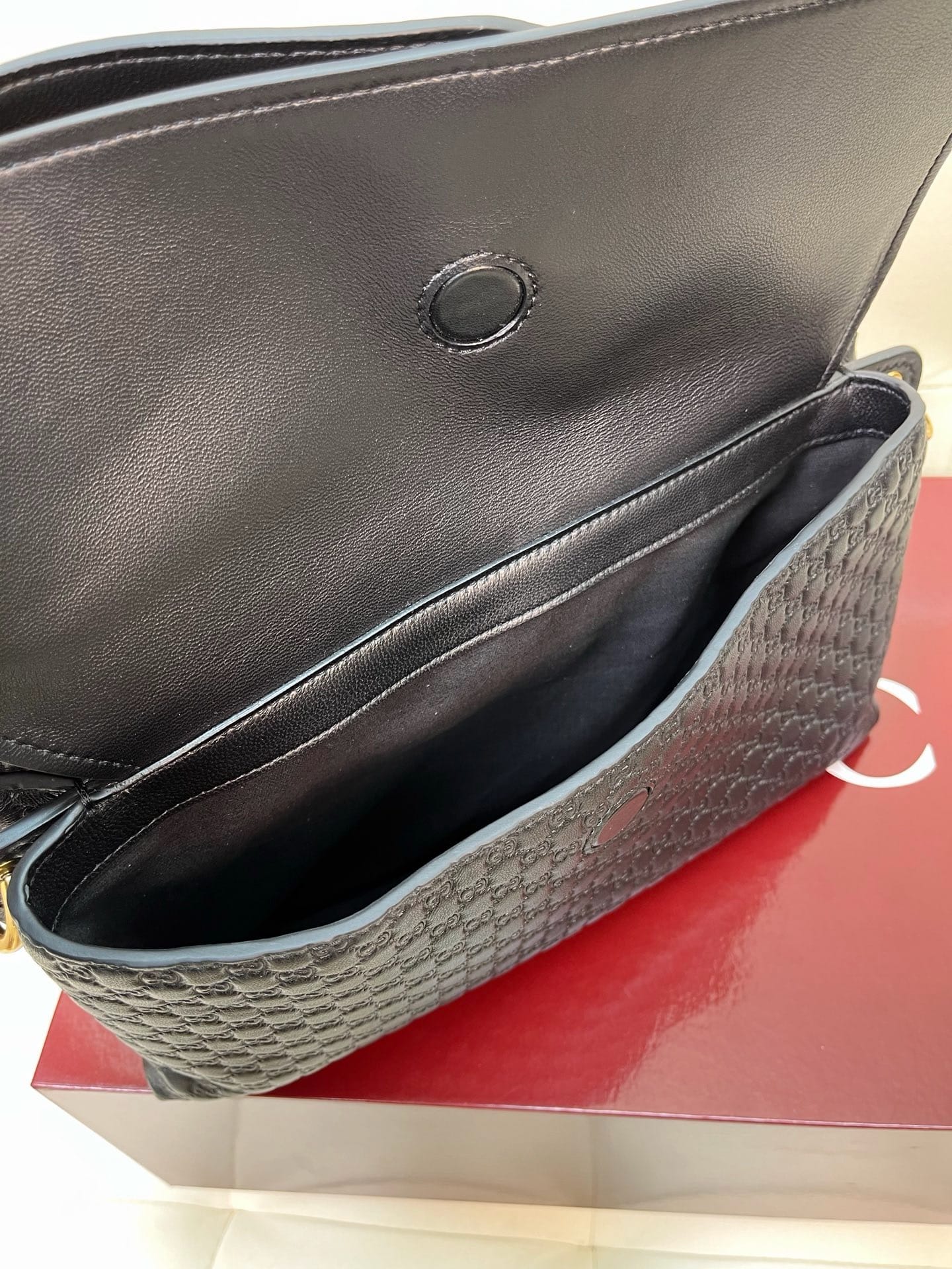 Medium Shoulder Bag Gucci 857622.1