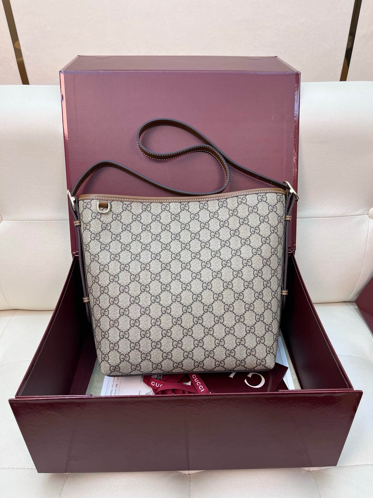 Emblem Gucci 848881