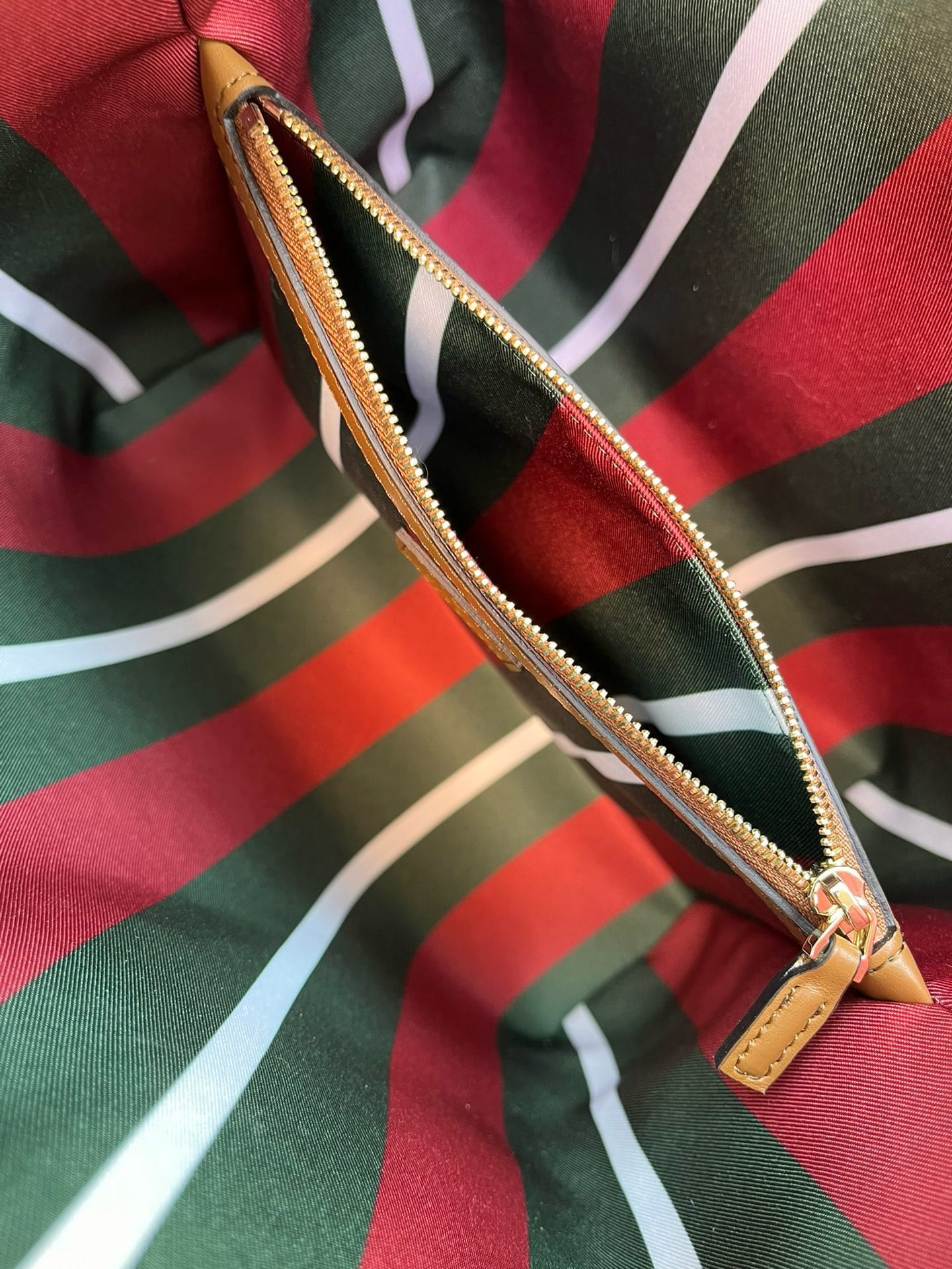 Emblem Gucci 815103