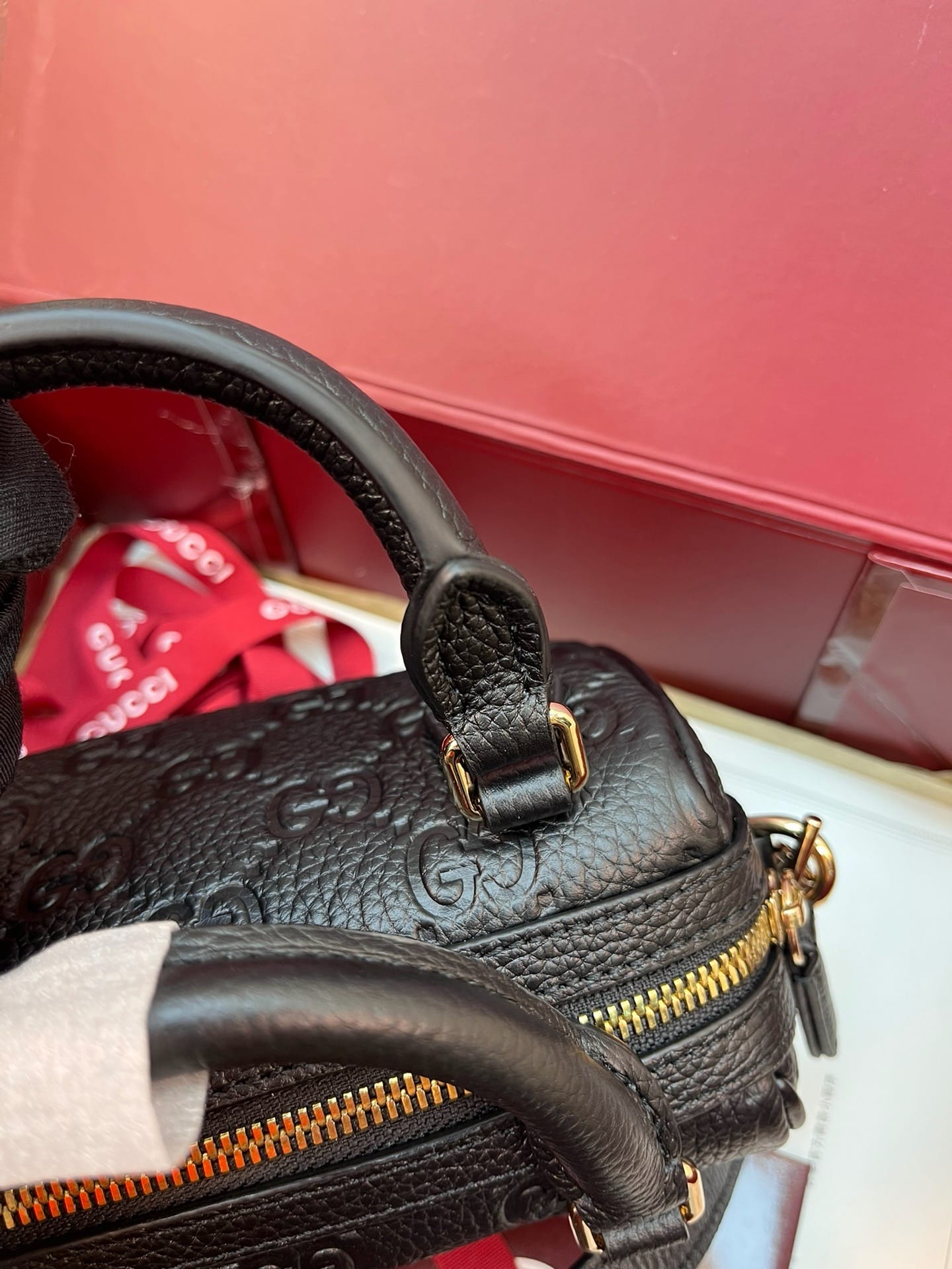 Emblem Gucci 815256