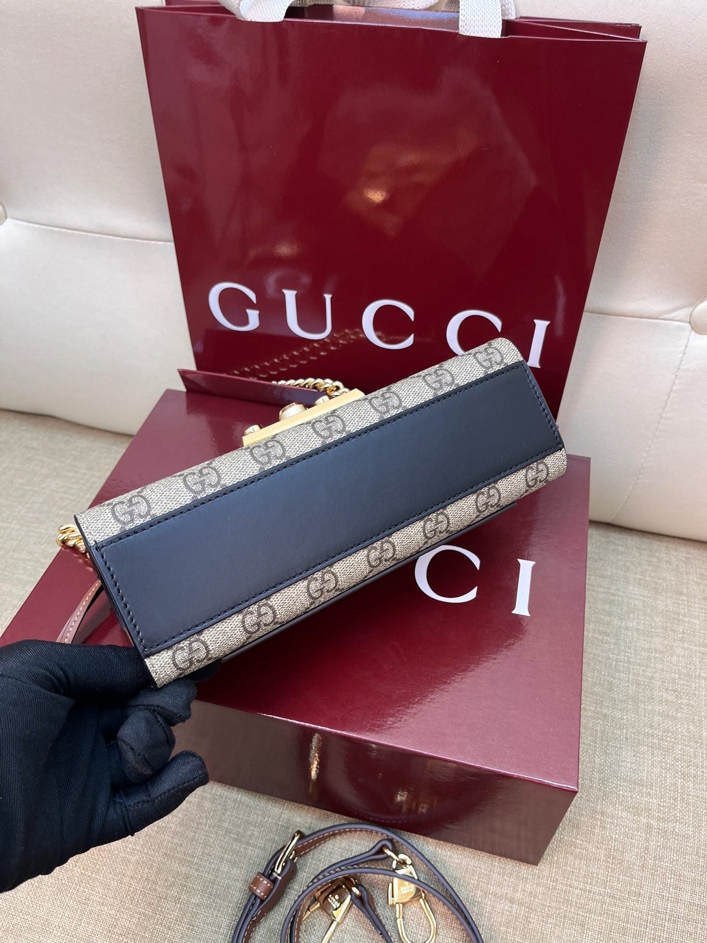 Padlock Gucci 735103