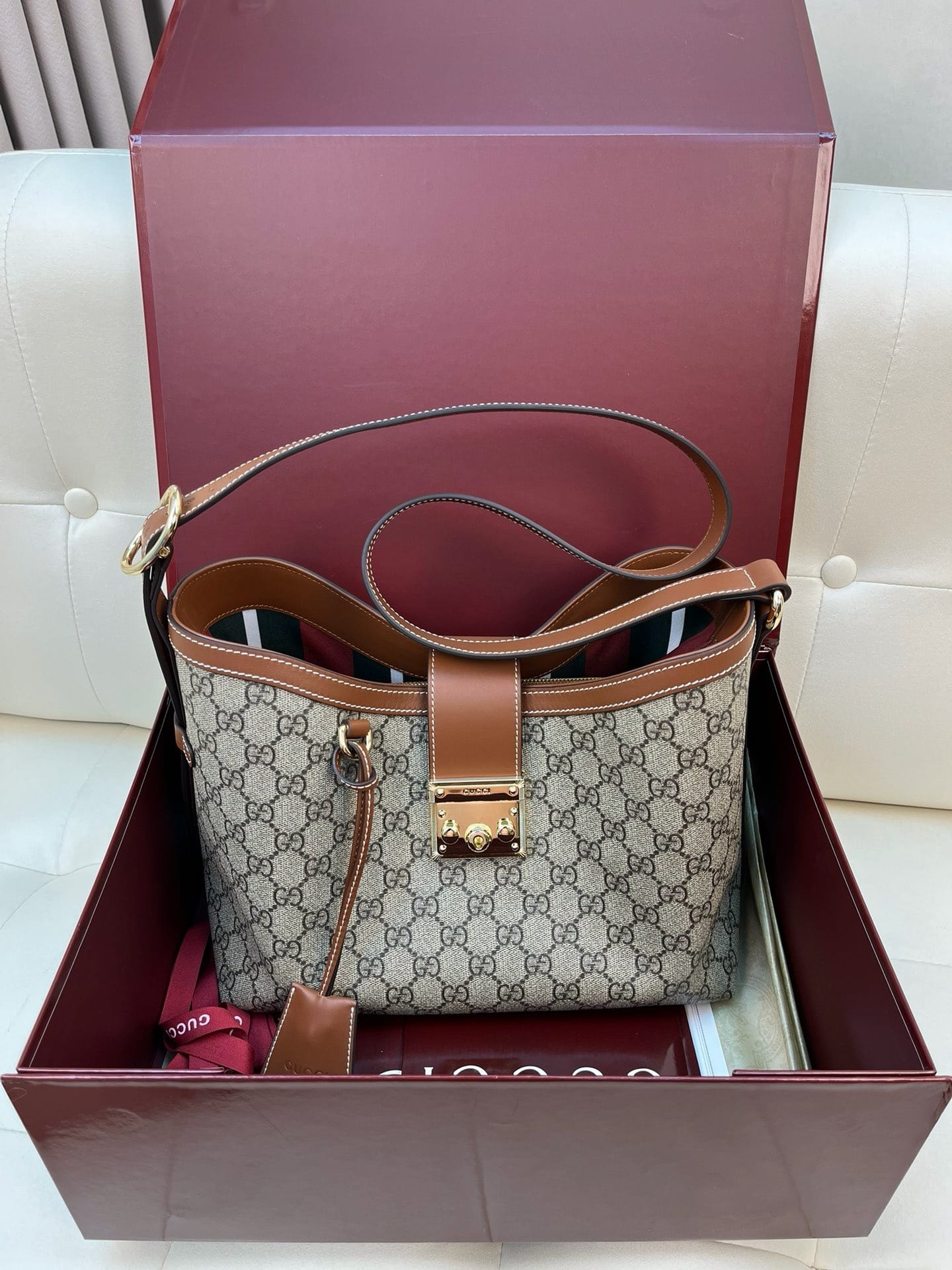Padlock Gucci 839021