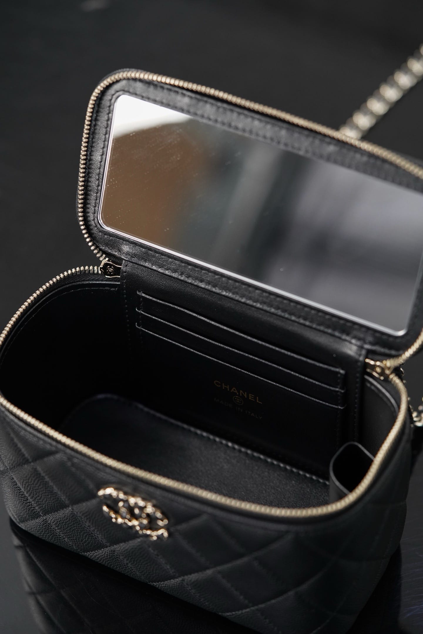 26s Vanity Chanel 1
