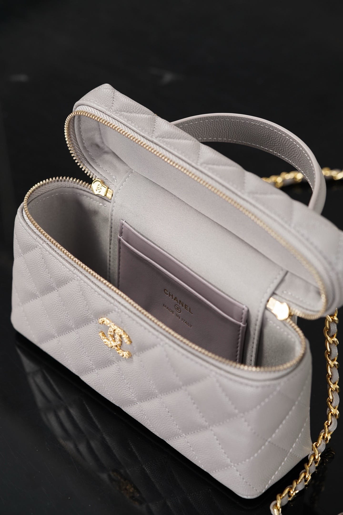 26p Chanel 11