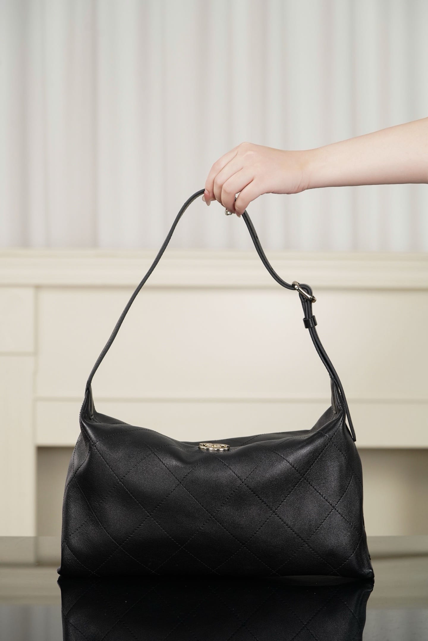 26p hobo Chanel 2