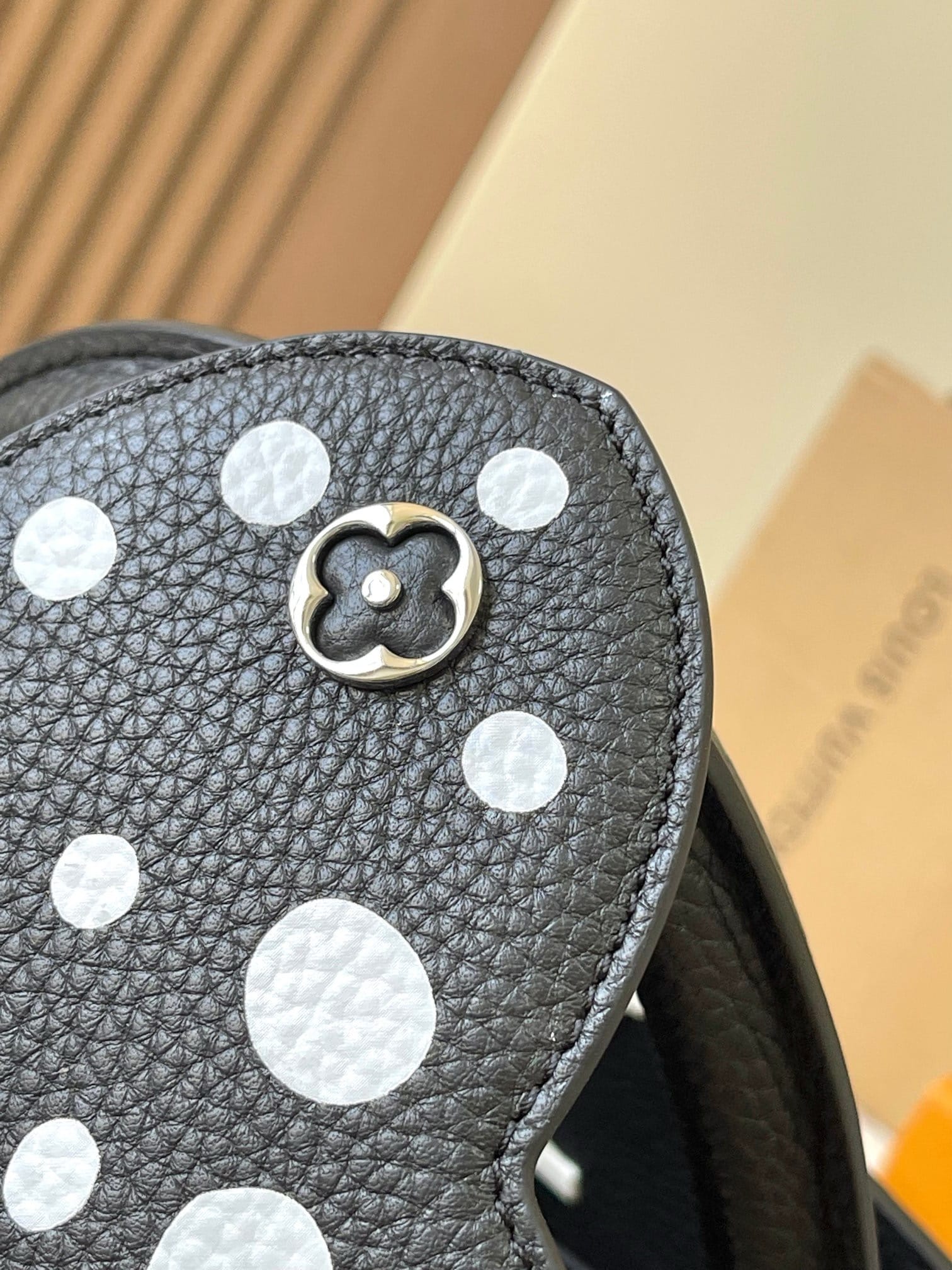 Capucines 31cm Louis Vuitton M21693.1