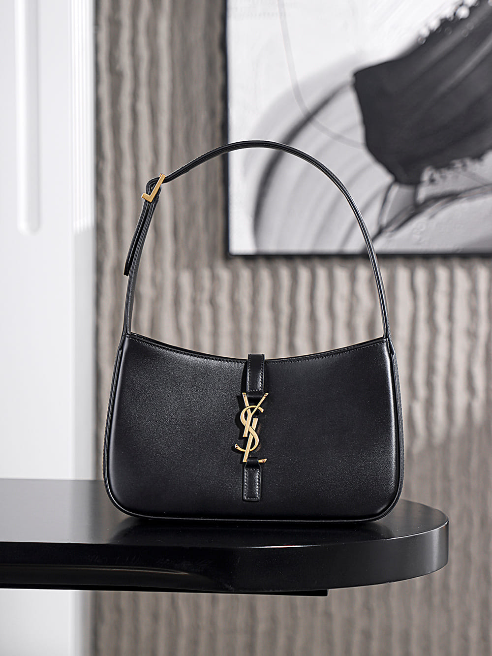 LE 5 Saint Laurent 657228