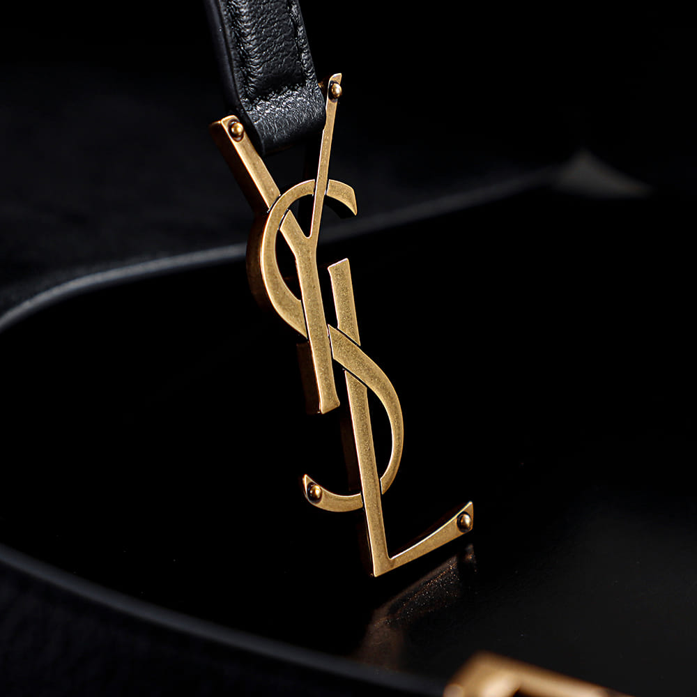 LE 5 Saint Laurent 713938