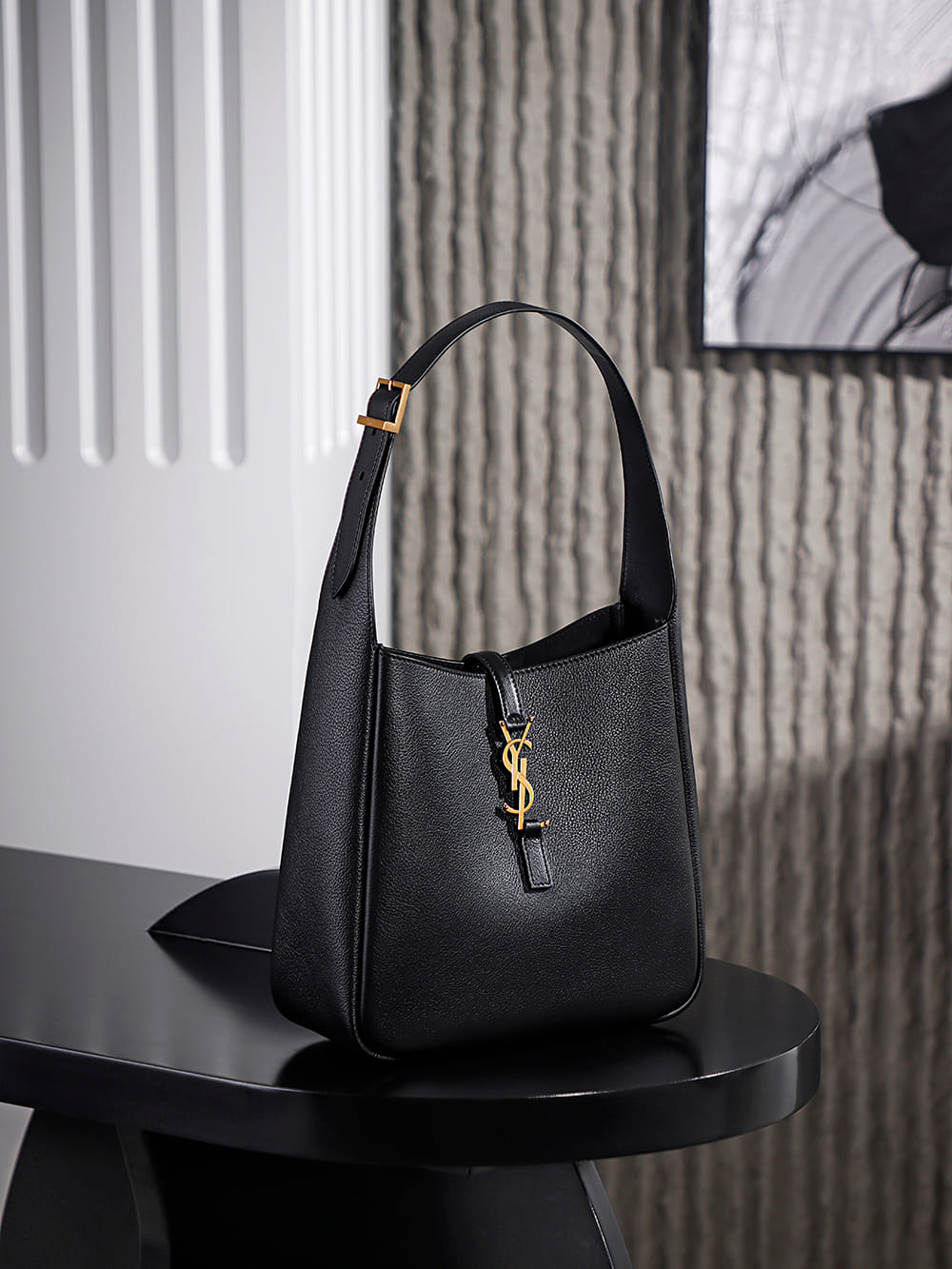 LE 5 Saint Laurent 713938