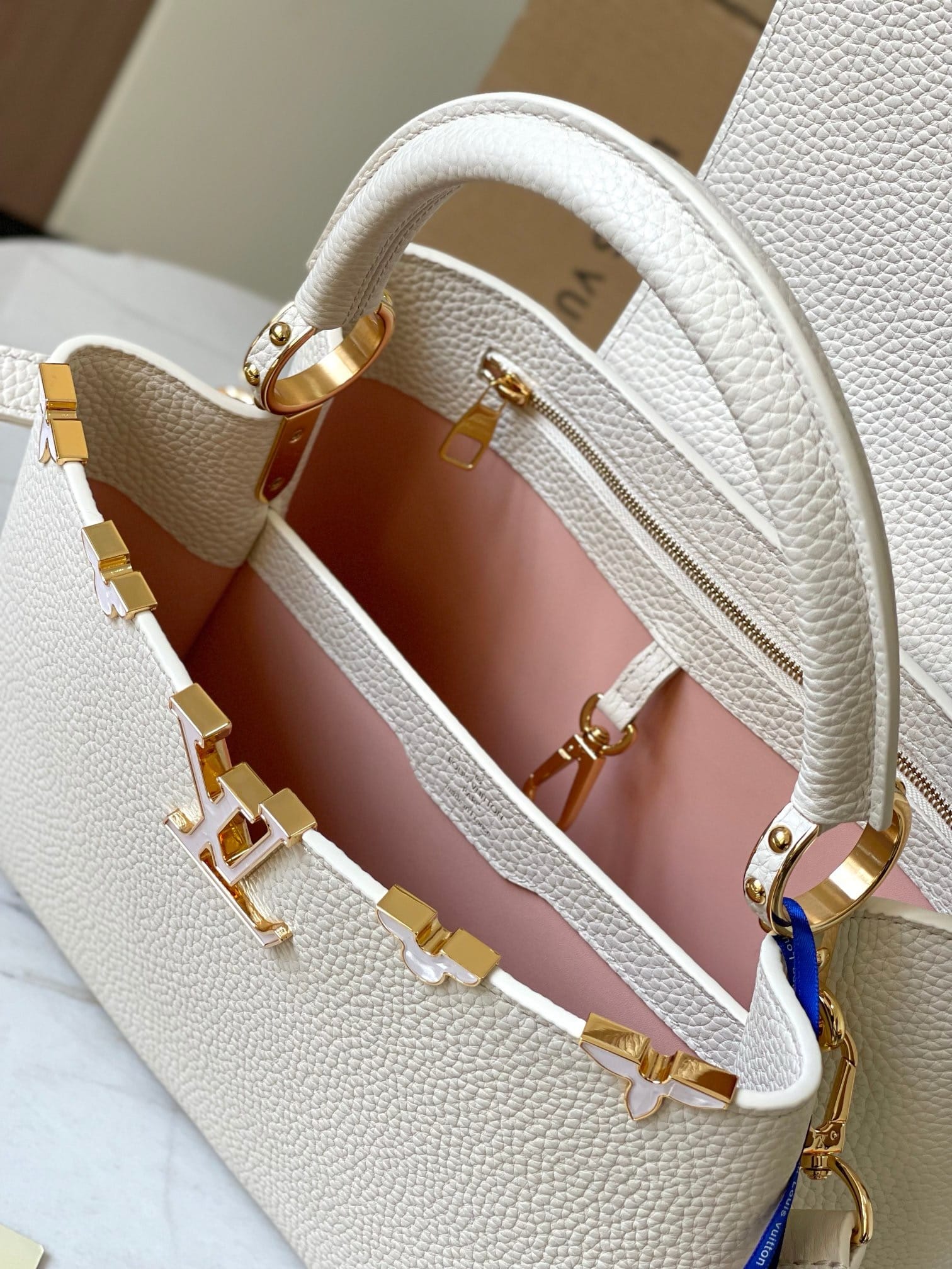 Capucines 31cm Louis Vuitton M23332.2