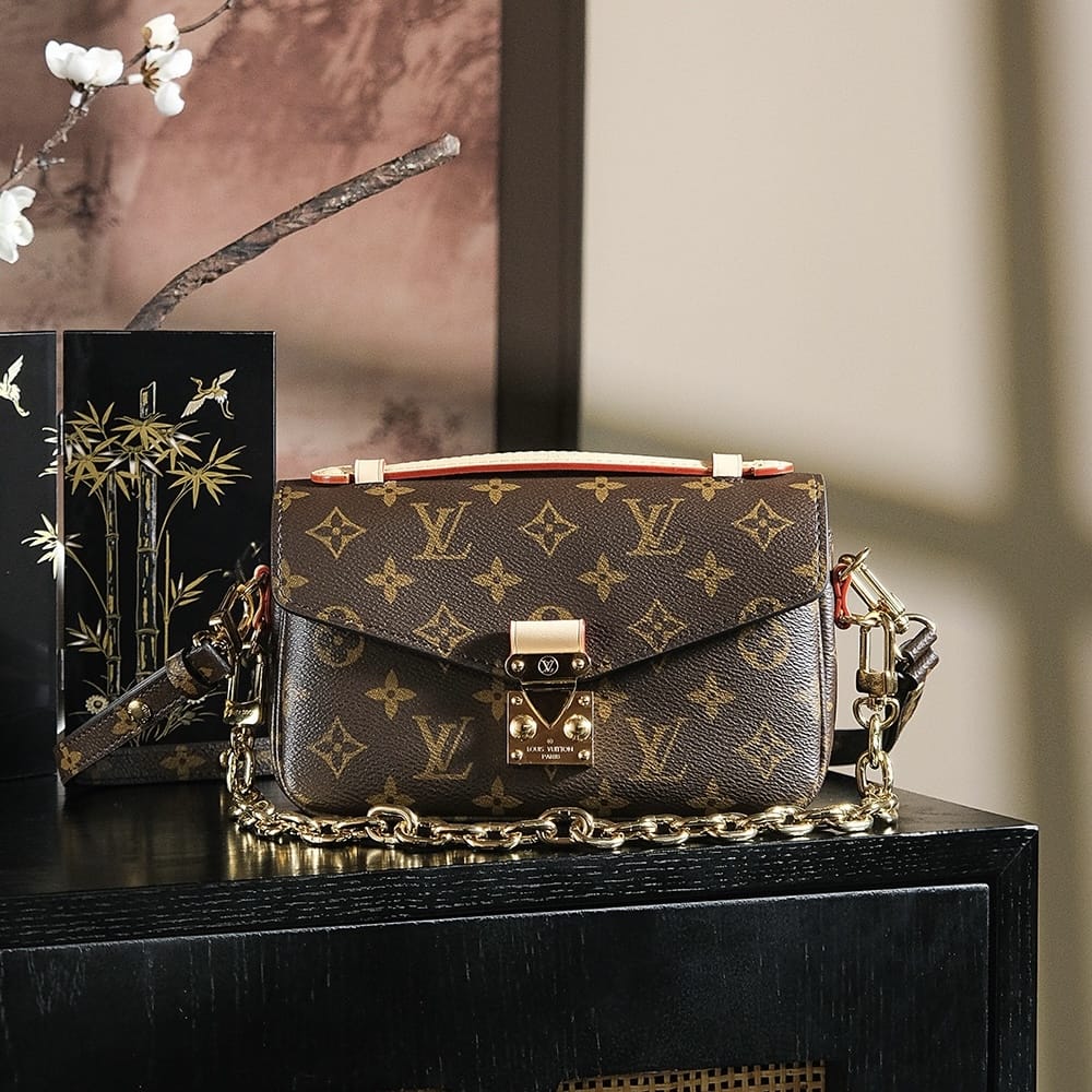 Pochette Metis East West