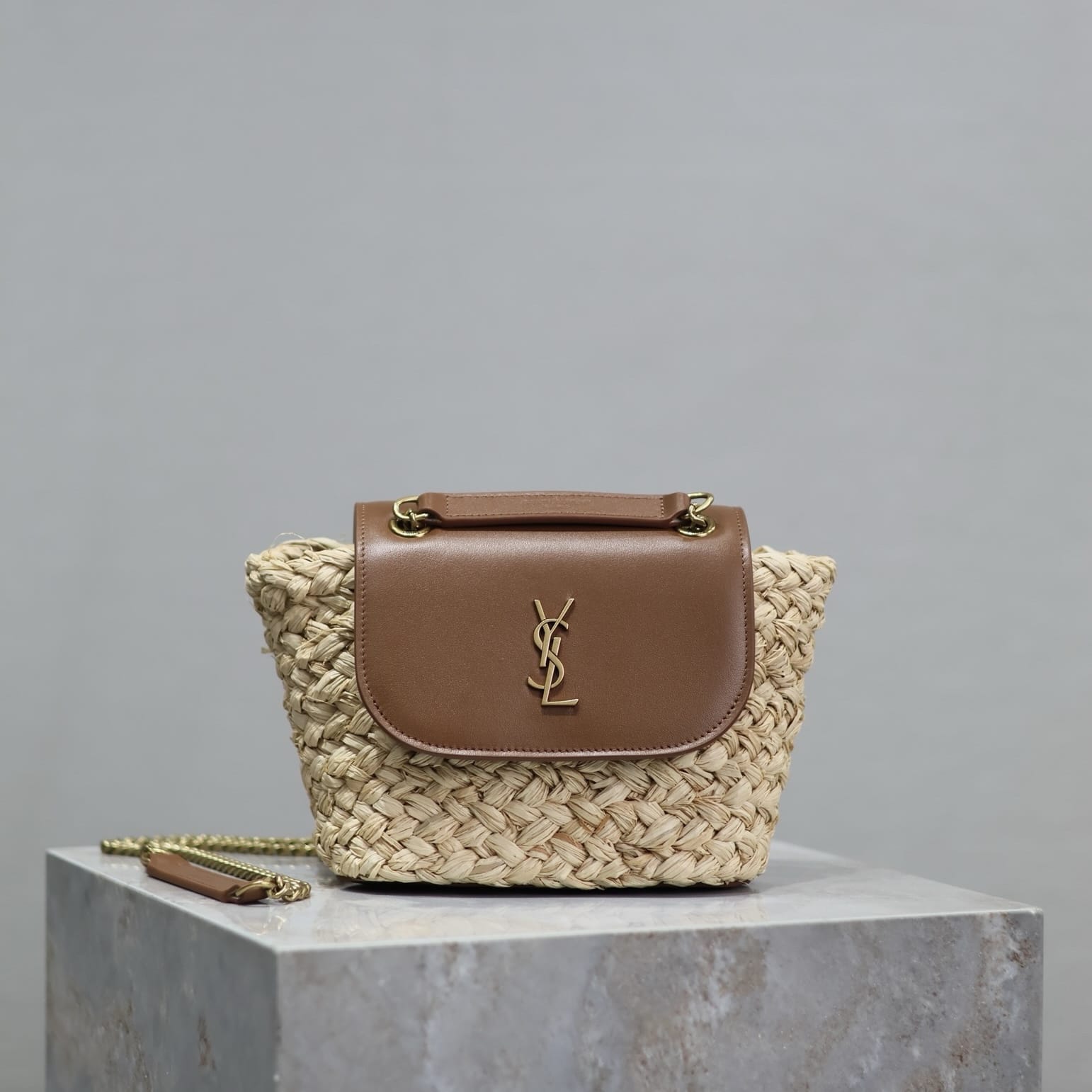 Mini Manon in raffia