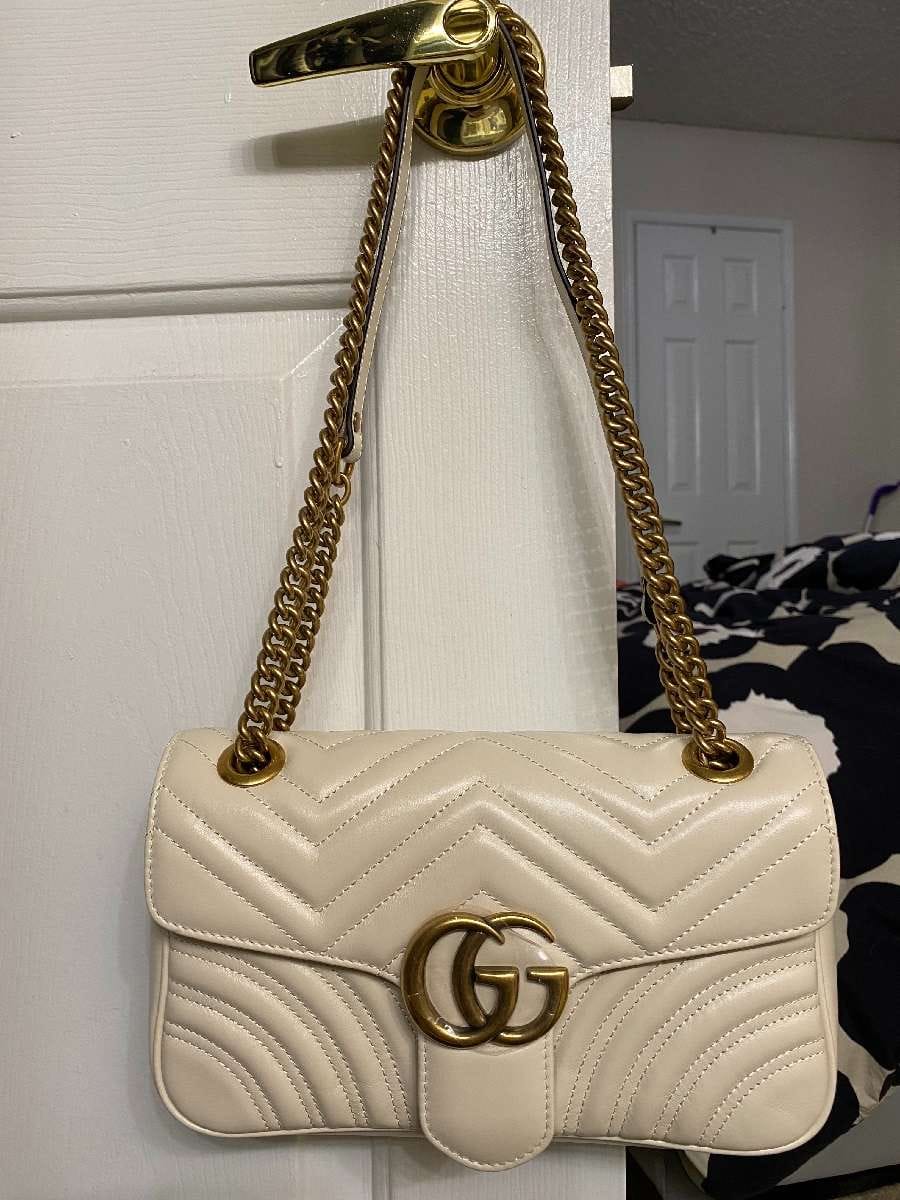 Gucci Marmont Small Matelasse: белая кожа и компактный силуэт