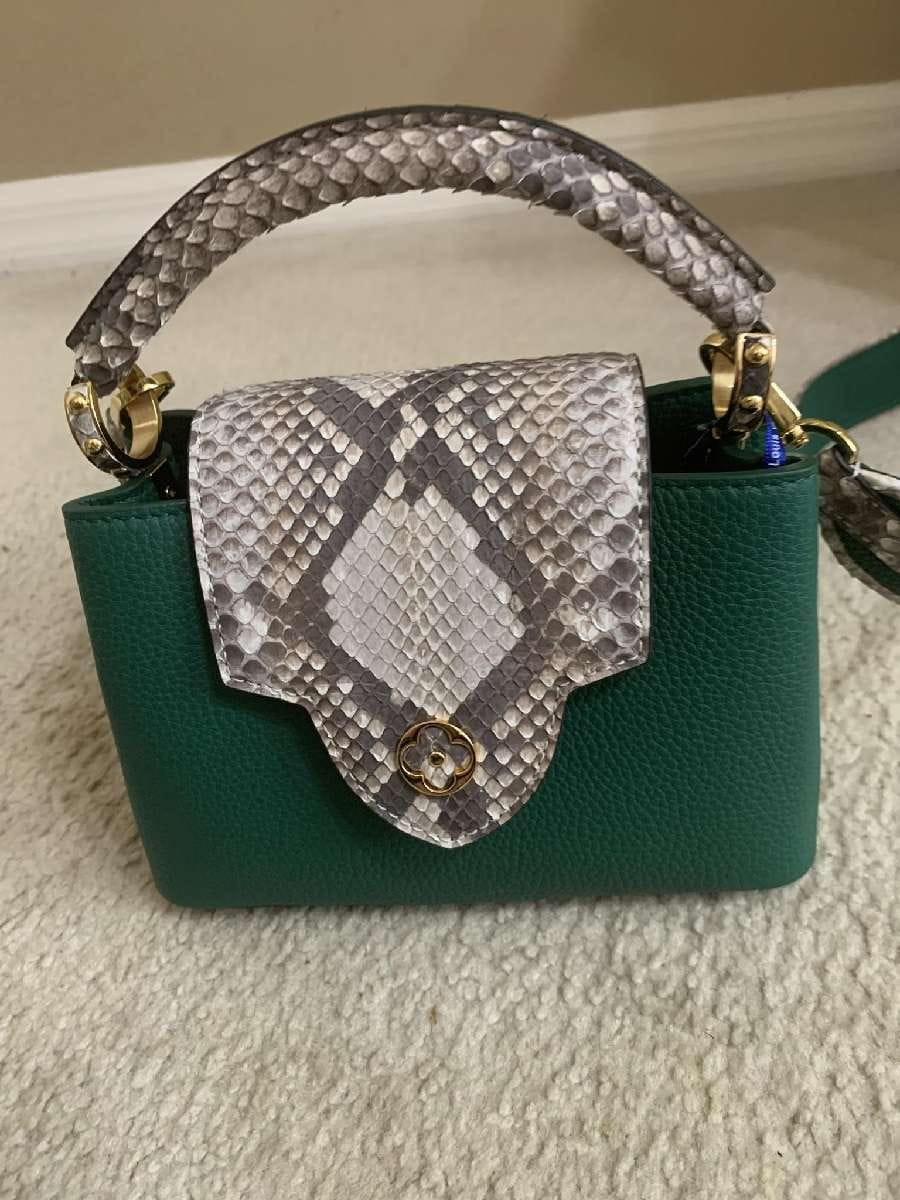 Louis Vuitton Capucines Mini: зелёная кожа и акцент под питон
