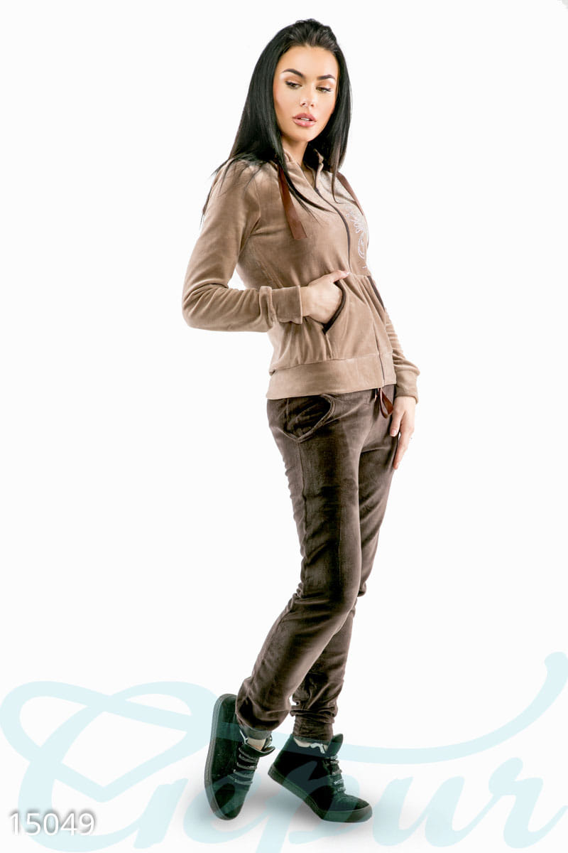 Двухцветный велюровый костюм Ultimate