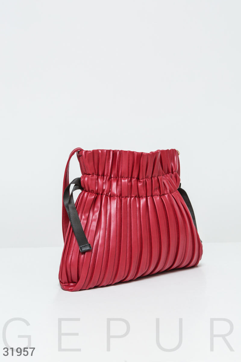 Эффектная красная сумка Leather trend