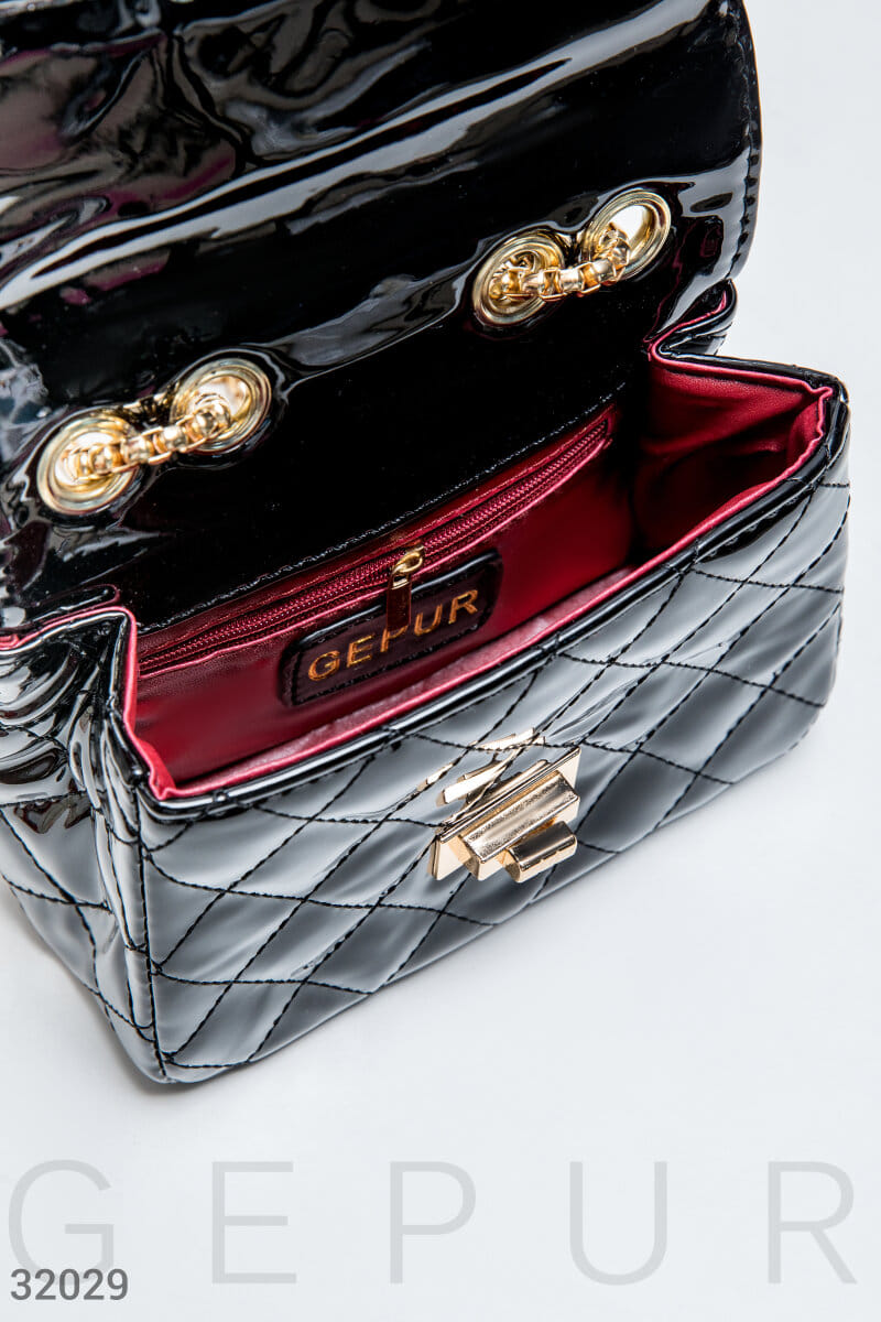 Черная лаковая сумка Leather trend