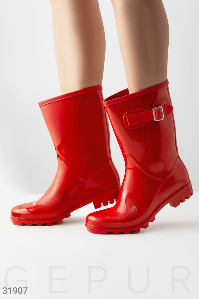 Трендовые красные сапоги Its raining