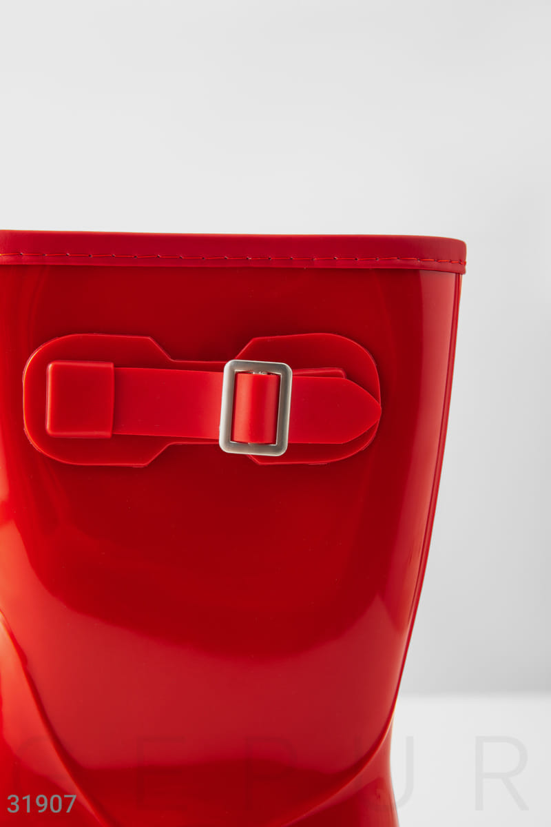 Трендовые красные сапоги Its raining