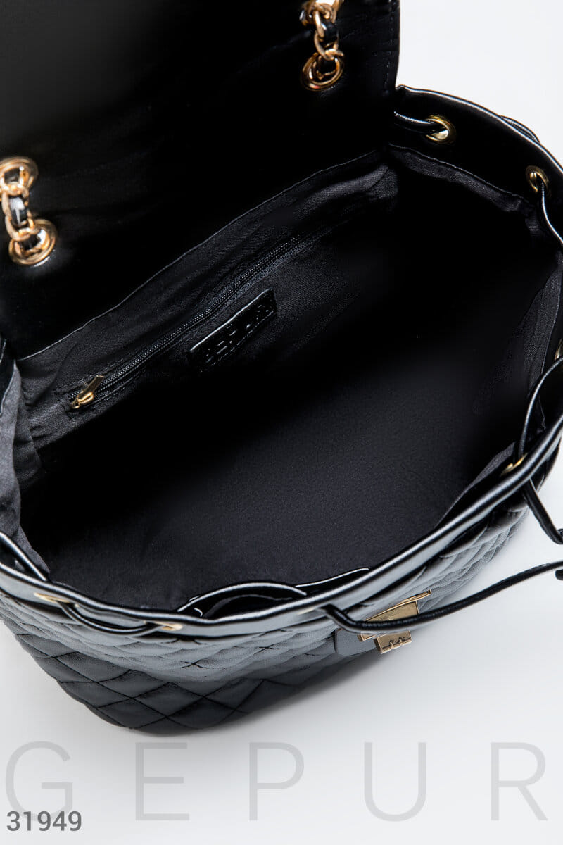 Черный стеганый рюкзак Leather trend