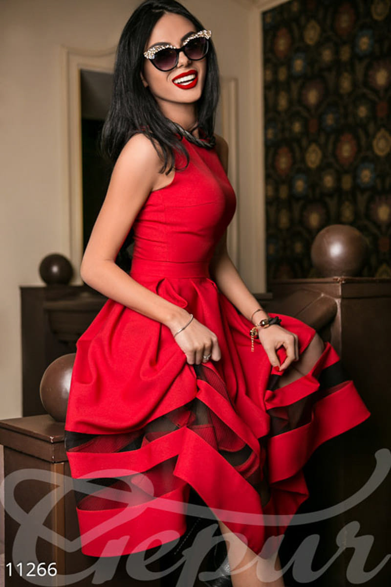 Яркое коктейльное платье Abajour