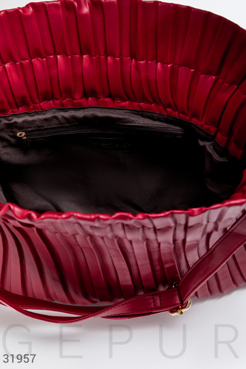 Эффектная красная сумка Leather trend