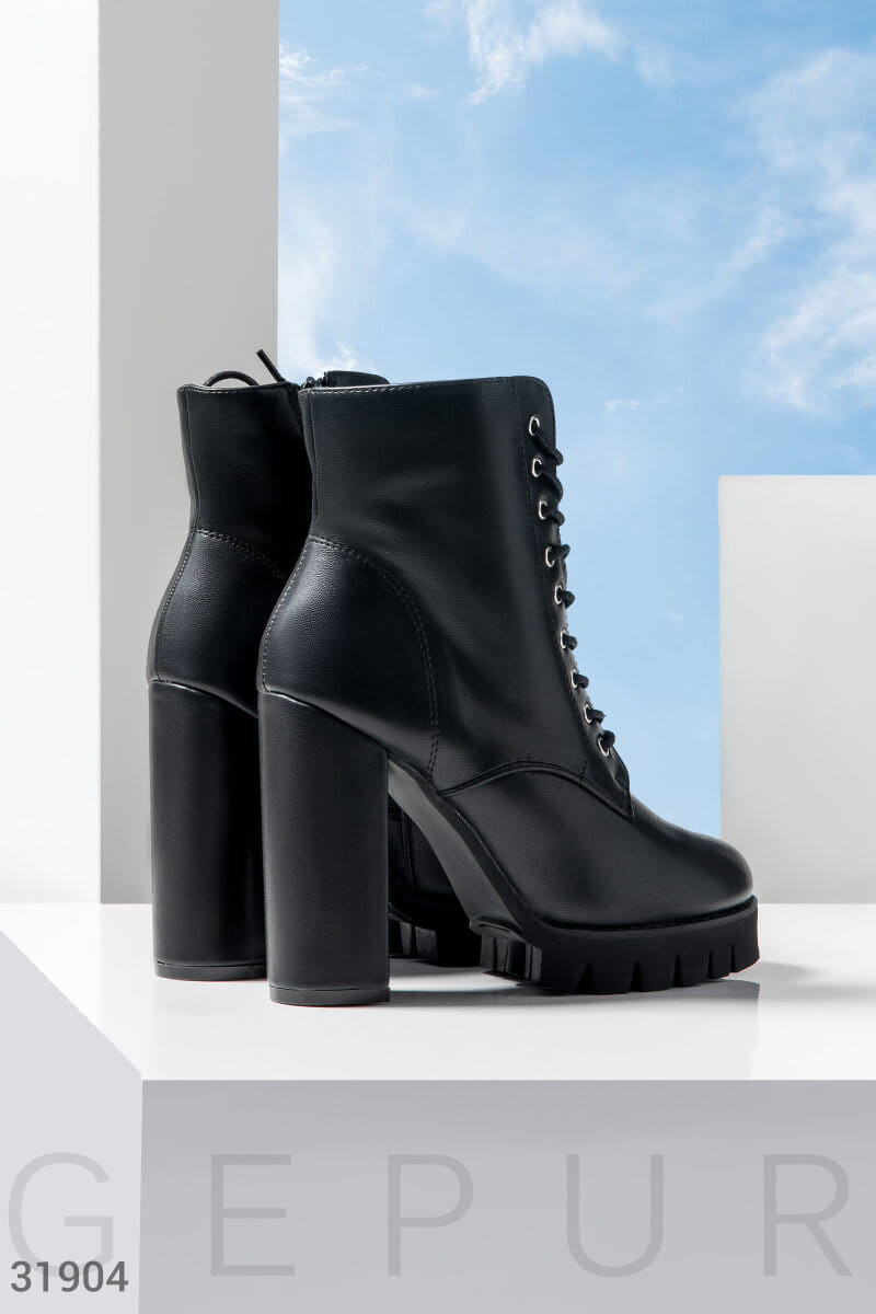 Кожаные ботинки на каблуке Leather trend